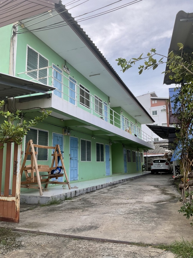 ใกล้ม.แม่โจ้ หอพักภัทรชนก