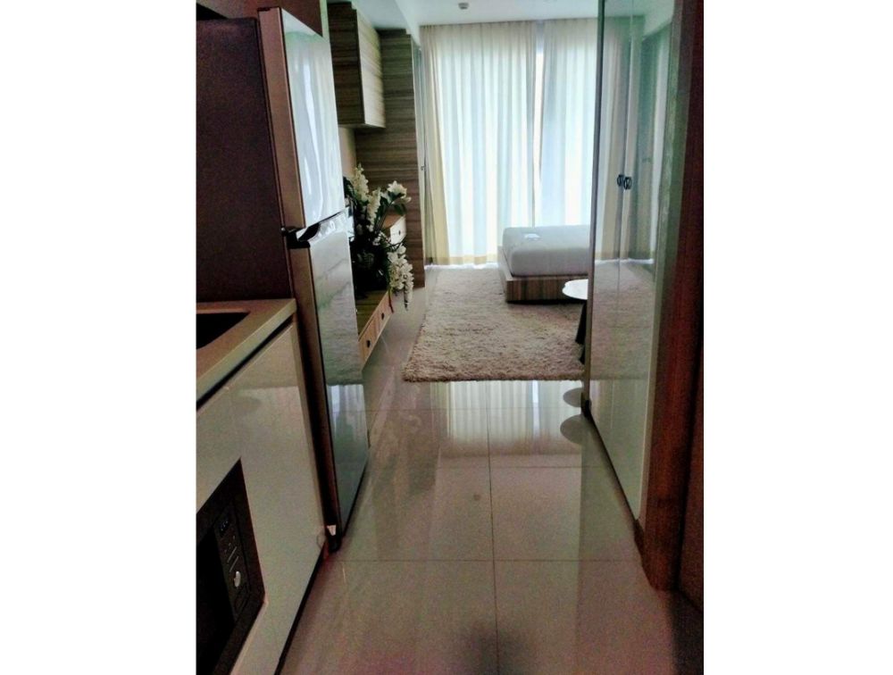 The Riviera Jomtien 33 sq.m 7 FL Sea View Fully furnished