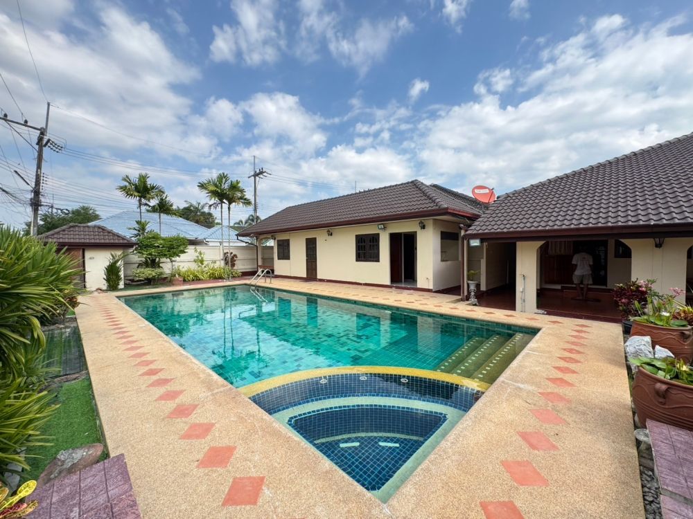 Pool villa for rent, 3 bedroom, 5 bathroom near Eastern Star Golf Course, Phla Beach, Ban Chang