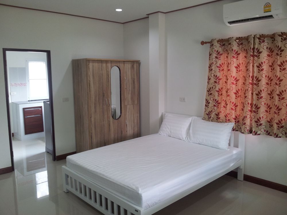 Room for rent (Rat Burana 31)
