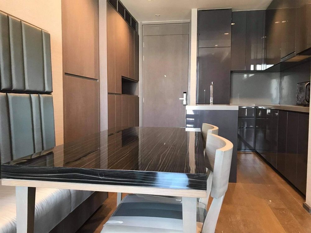 Luxury Condo The Diplomat Sathorn ติด BTS สุรศักดิ์ หน้าโครงการ 86 ตารางเมตร 3 นอน 2 น้ำ ตกแต่งครบ