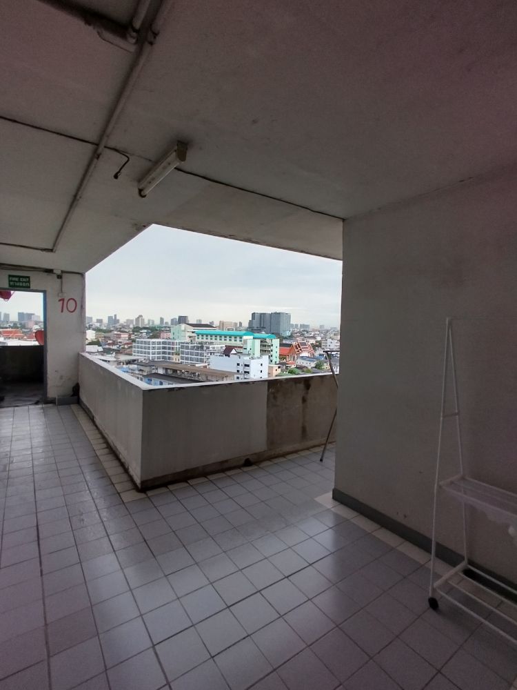 Rent 32sq.m studio Prannok condominium near MRT blue line Itsaraphap and Fai chai station
