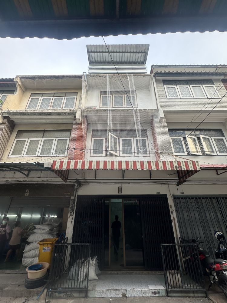 บ้านทาวน์เฮ้าส์ 3ชั้น ตกแต่งสวยพร้อมใช้งาน ออฟิส หรืออยู่อาศัย ติดสถานีกลางบางซื่อ