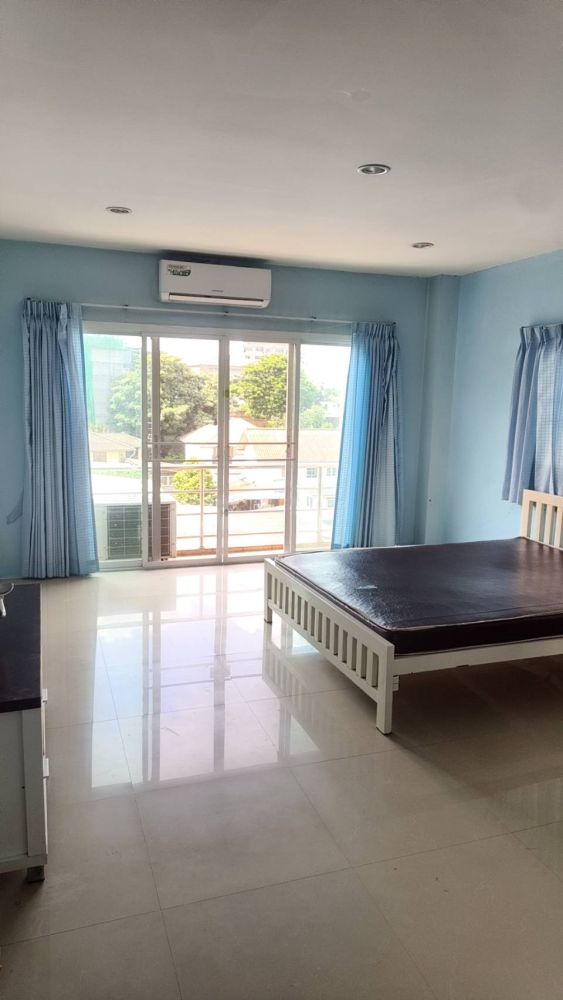 บ้านสุทธินันท์