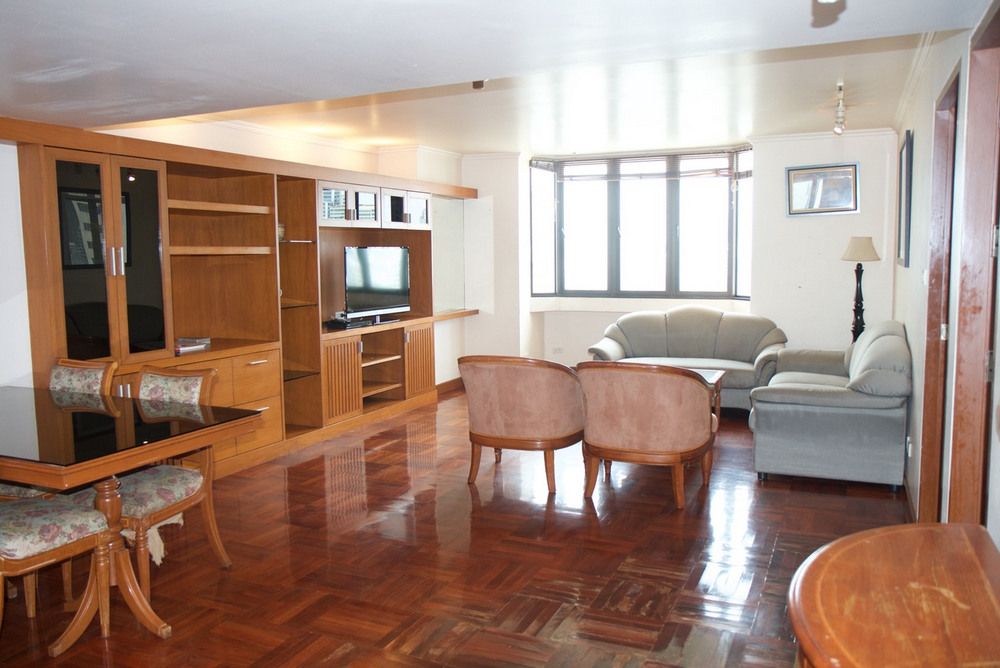 Condo Omni Tower Asoke Nana Fully furnished, Plenty units available to choose