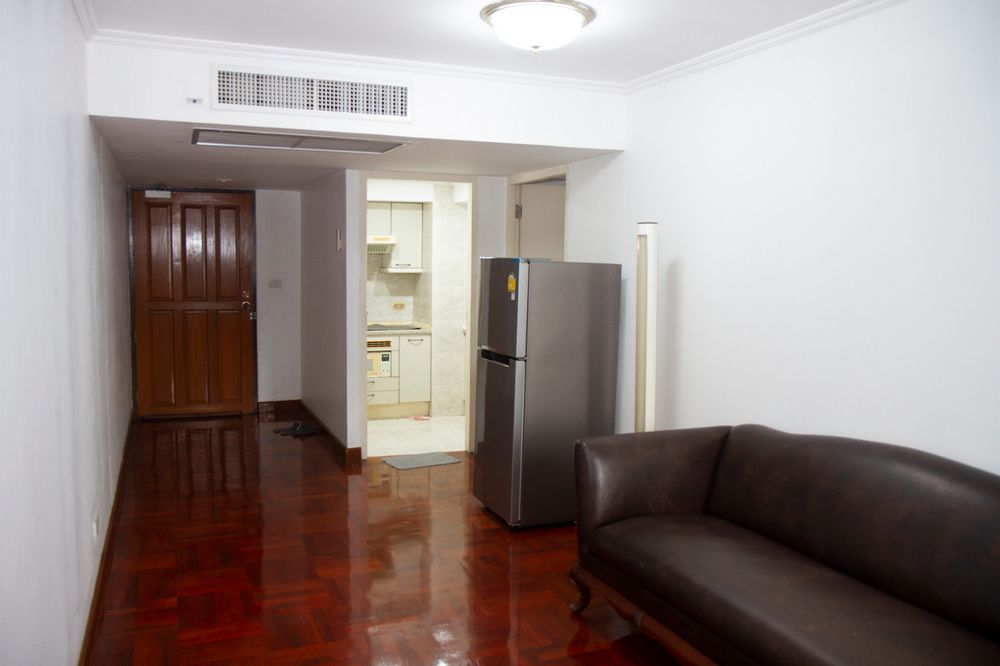 Condo Omni Tower Asoke Nana Fully furnished, Plenty units available to choose