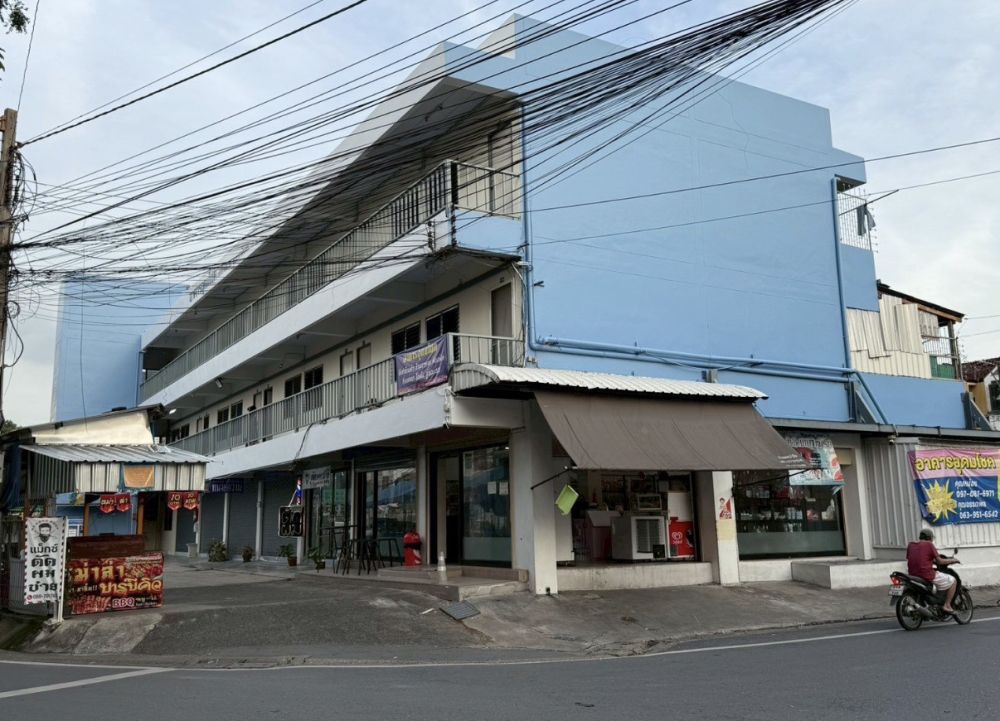 ห้องพัก พื้นที่ร้านค้า ภายในอาคารอุดมโชค ซอยนวมินทร์ 74 แยก 1 เขตบึงกุ่ม