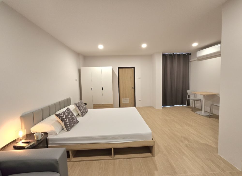 Whitebox Apartment (Rattanathibat)