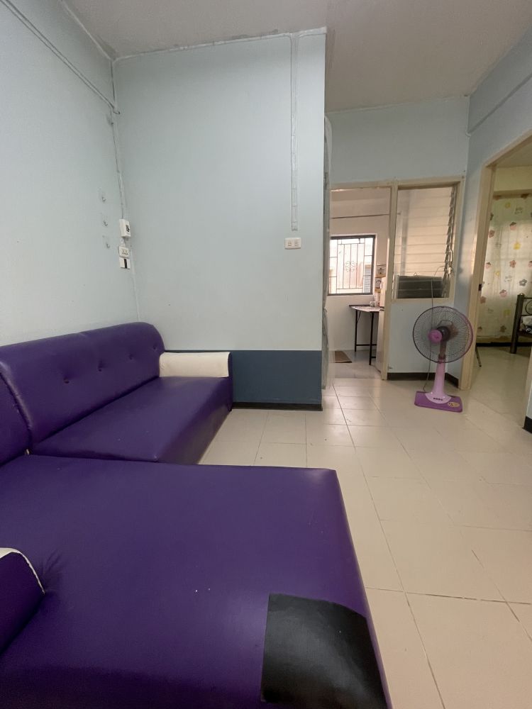 ให้เช่าห้องชั้นล่างมุมตึก 2ห้องนอน เฟอร์ฯครบ 3990