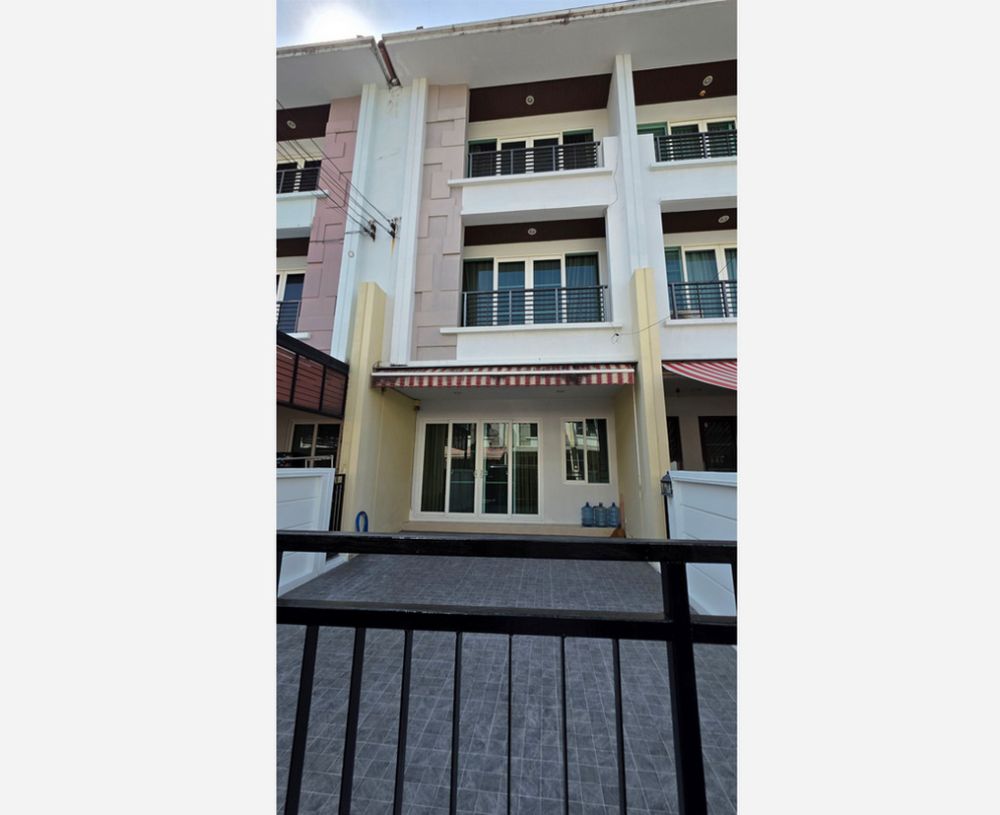 Baan Klang Muang S-Sense Rama 9-Ladprao 3 Bedrs, 3 Baths, Near MRT Ladprao 71