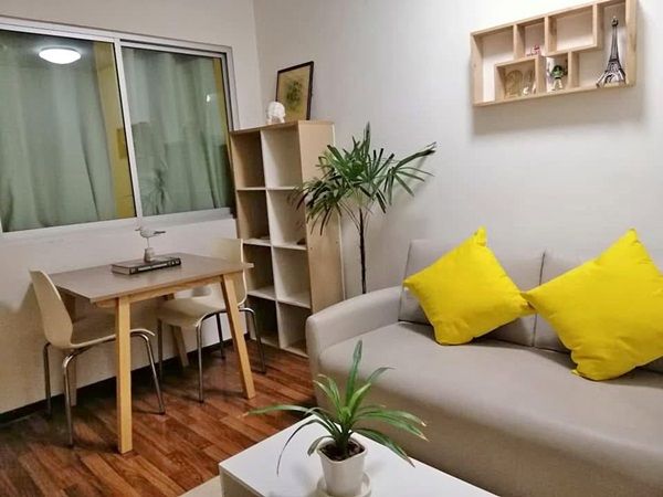 ให้เช่า คอนโด ยู รัชโยธิน ห้องริม วิวสระน้ำ ชั้น 8 บนสุด เฟอร์พร้อมอยู่