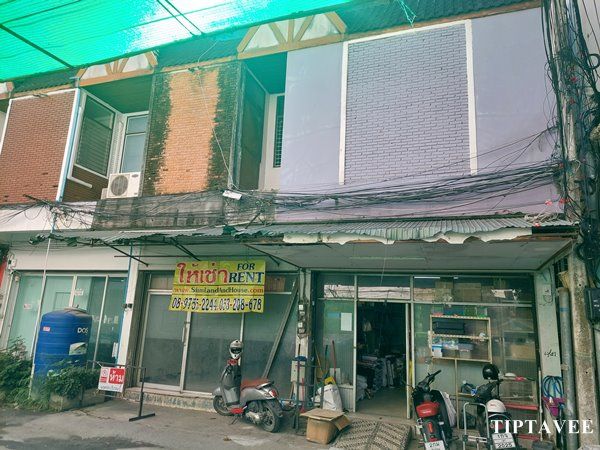 Building for RENT near Suan BuakHad Park, on Old City, Mueang, Chiangmai