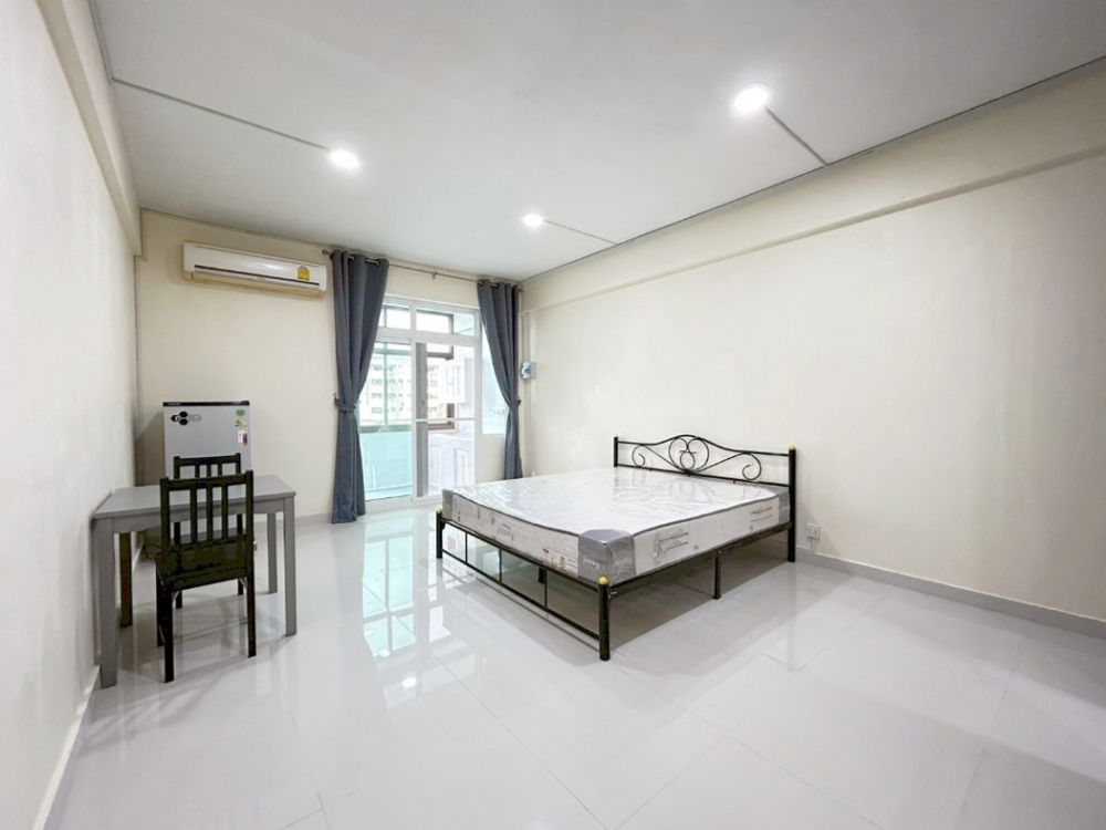 Dusit Condominium @BTS Victory Monument 1 Bedroom 4 floor Ready to move in