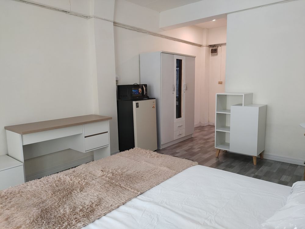 ให้เช่านิรันดร์เรซิเดนซ์ 3 ราม2 ห้องสวย 3600-3800 บาท ไฟหลวง