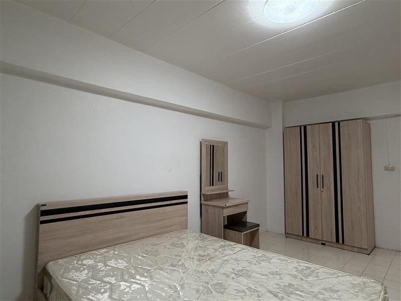 ให้เช่าคอนโดถนอมมิตรพาร์ค ตึก 12 ห้องแอร์ มีเครื่องซักผ้า