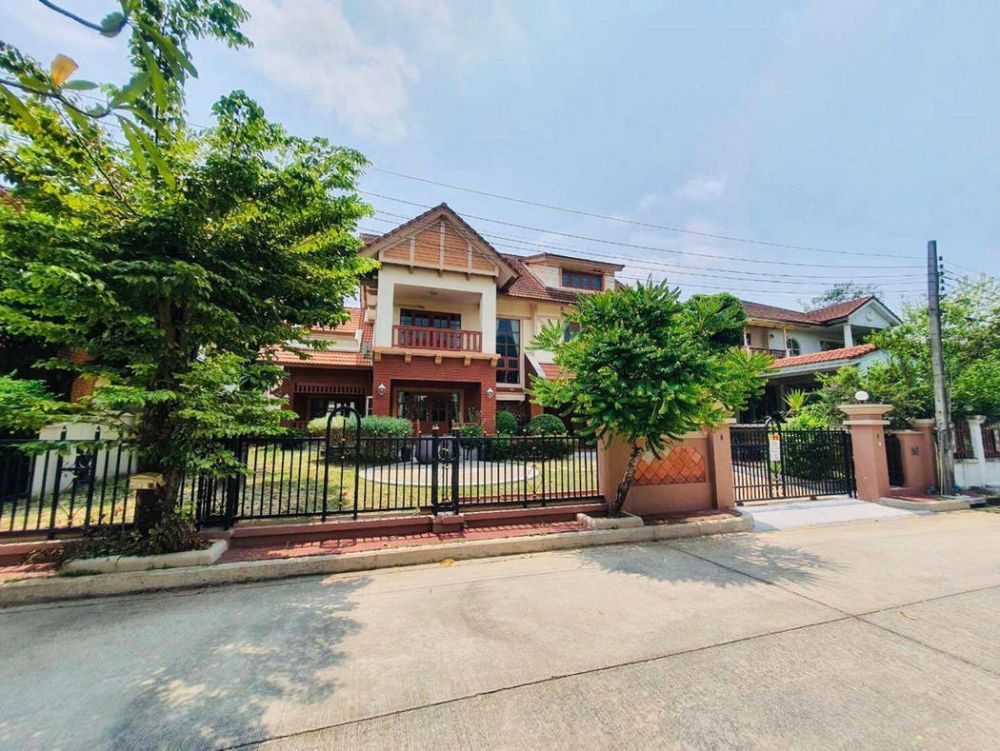 Prukpirom Regent Pinklao, Luxu