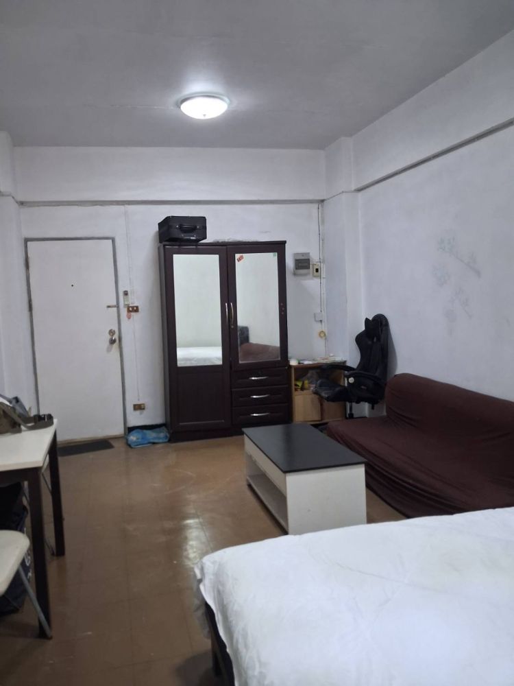 Condo for rent Pattanakarn Life Complex 5 Pattanakarn area Khlong Tan, Phetchaburi New Road.