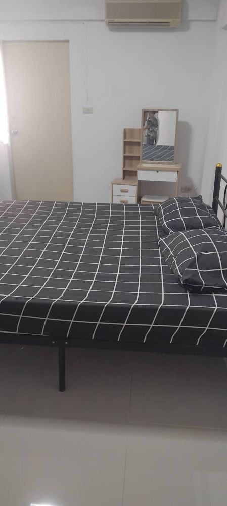 คอนโดสมบัติบุรีบางบัวทอง ห้องเปล่า มีแอร์ ราคาถูก.