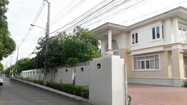 บ้านเช่า 1ไร่ ใกล้ BTS และทางด่วน วัชรพล รามอินทรา