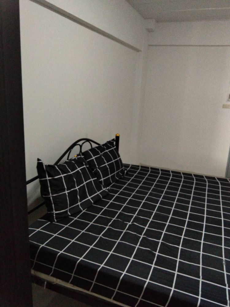 คอนโดสมบัติบุรีบางบัวทอง ห้องเปล่า มีแอร์ ราคาถูก.