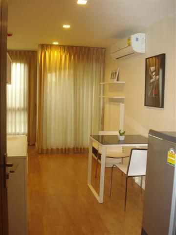 คอนโดCasaตึก8ชั้นเลขที่757 ราคาดี ติดBTSตลาดพลู ใกล้เดอะมอลล์ Wallpaperน้ำอุ่นแอร์ตู้เย็นไมโครเวฟLCD