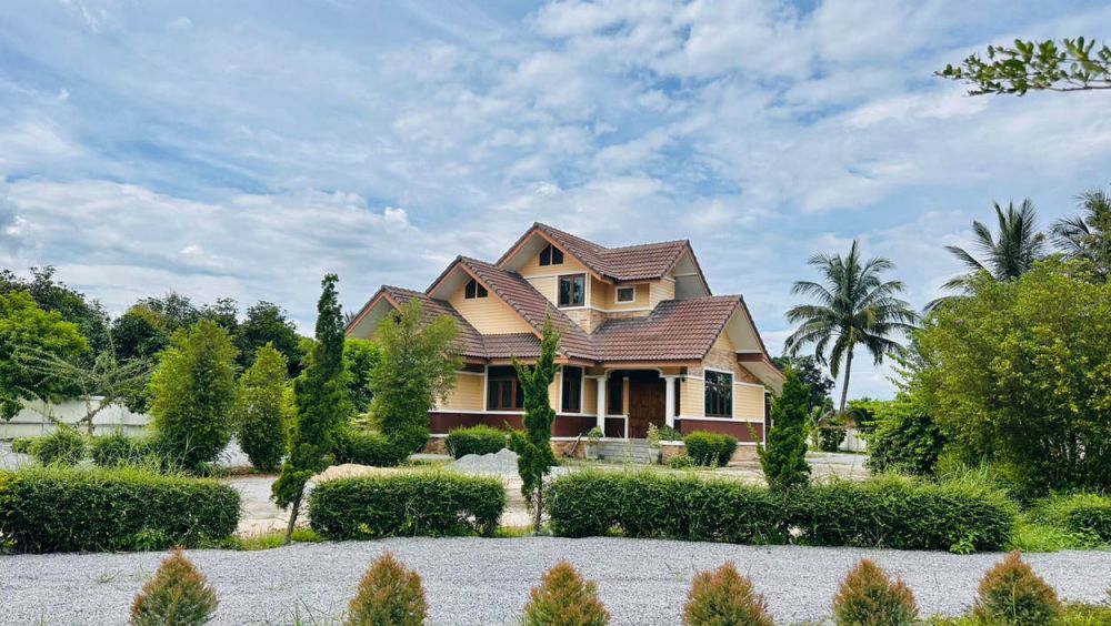 Chiang Rai Vacation home with 517 square wah of land in Huai Sak, Mueang Chiang Rai