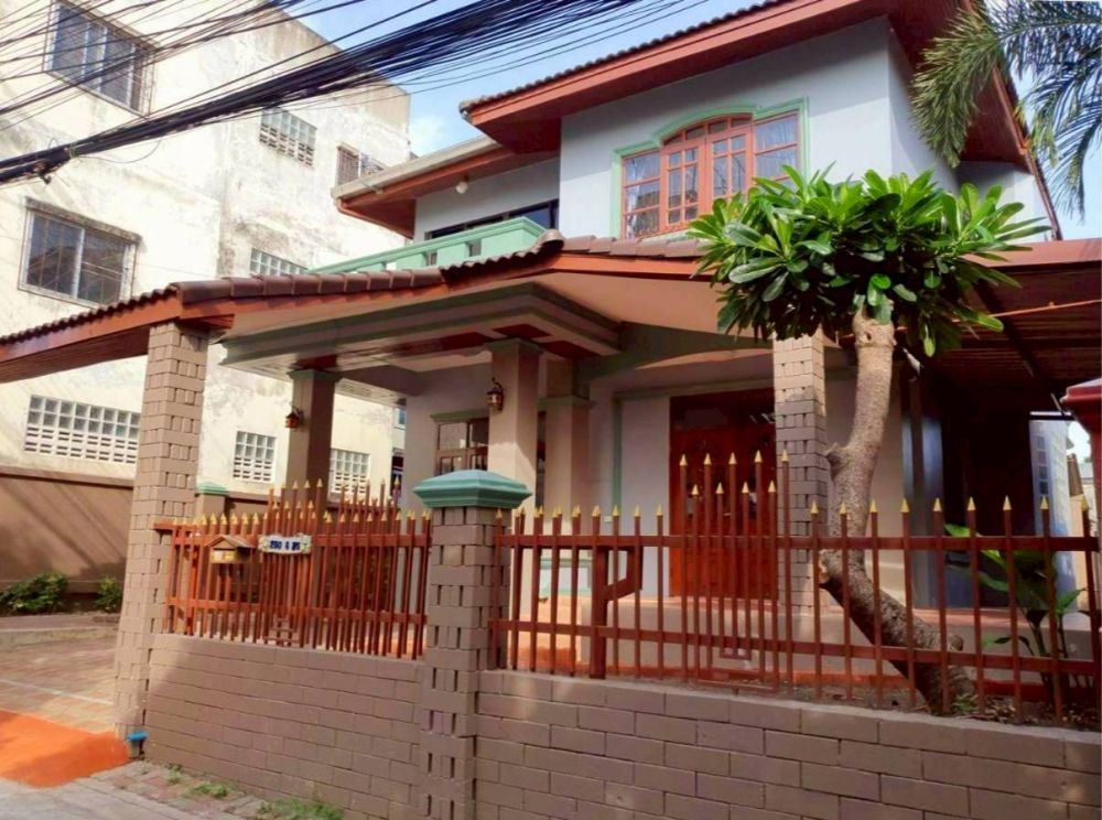 ให้เช่าบ้าน 2 ชั้น พัทยา