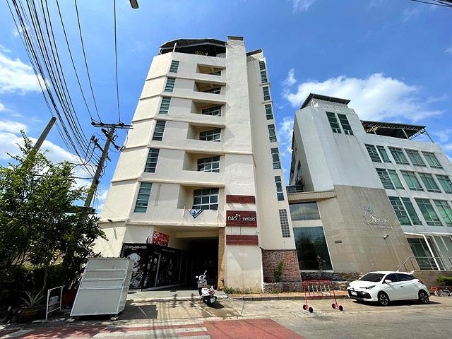 ณรวี เพลส