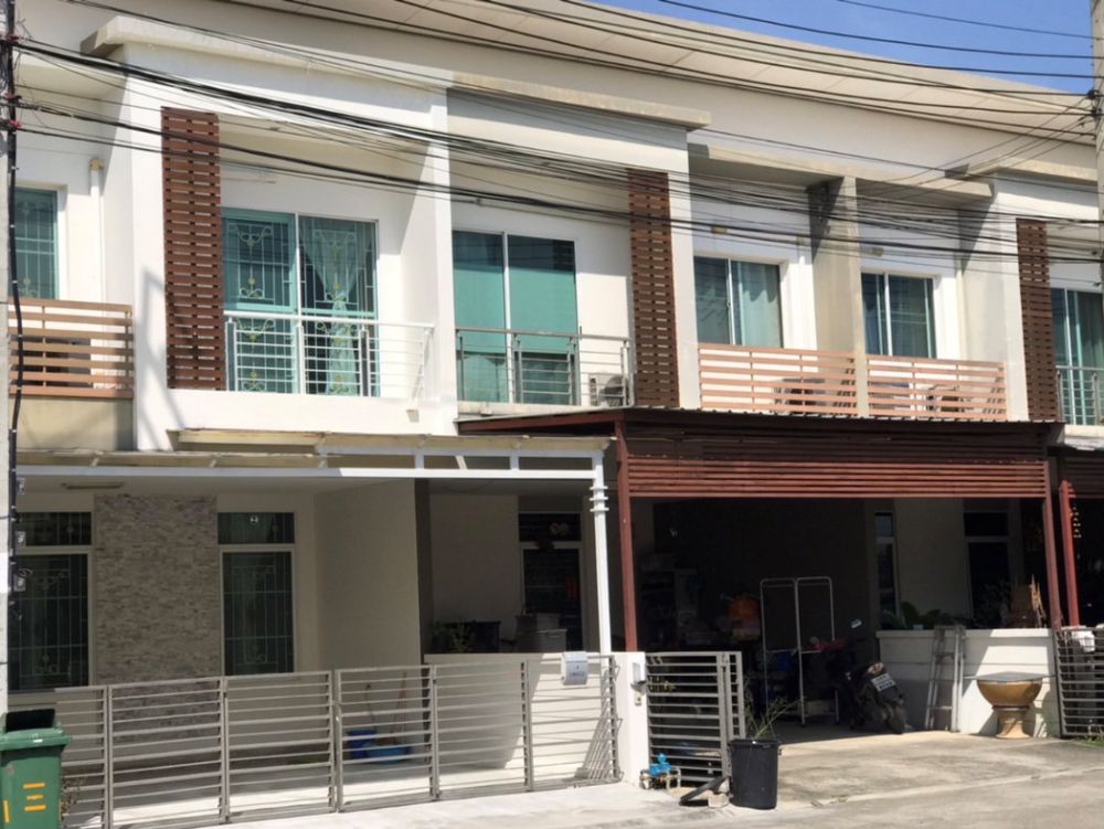 Habitown Watcharapol Village 2-story Townhome 25 sq.wa 3 Beds, 2 Baths