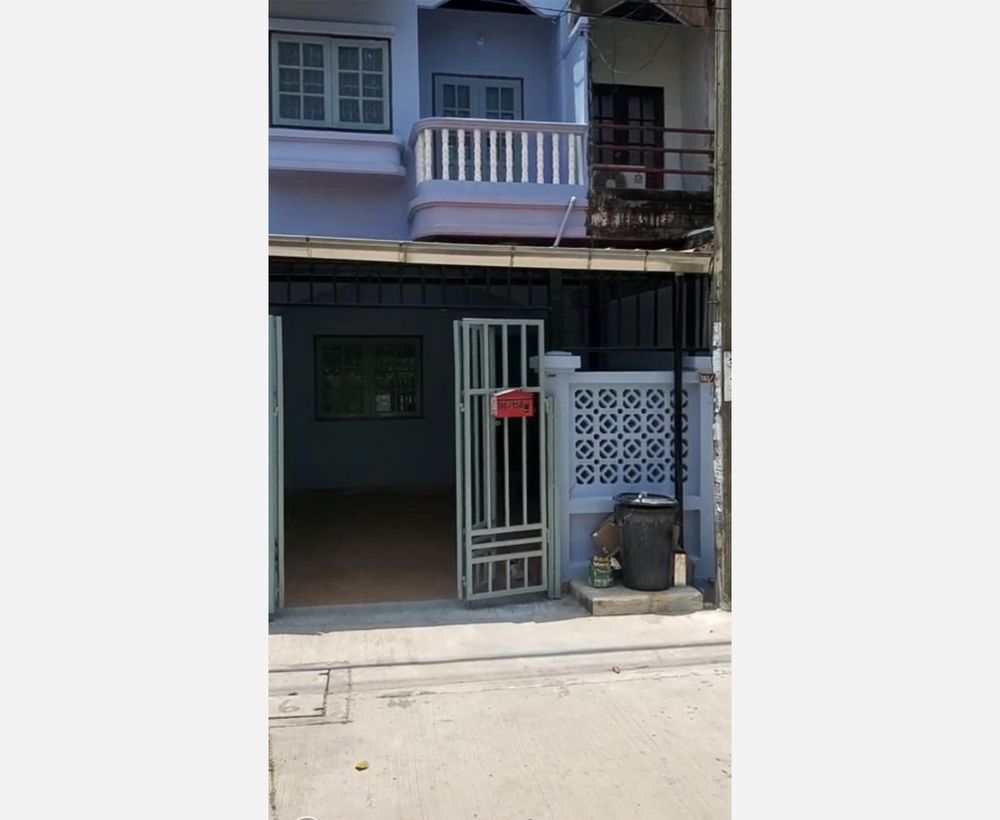 Yon Prapha Village, Soi Pho Kaew 4-6, Bueng Kum, Townhouse 2 Beds 2 Baths Large kitchen