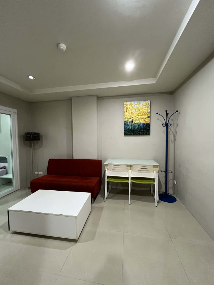 Avenue Condo 412