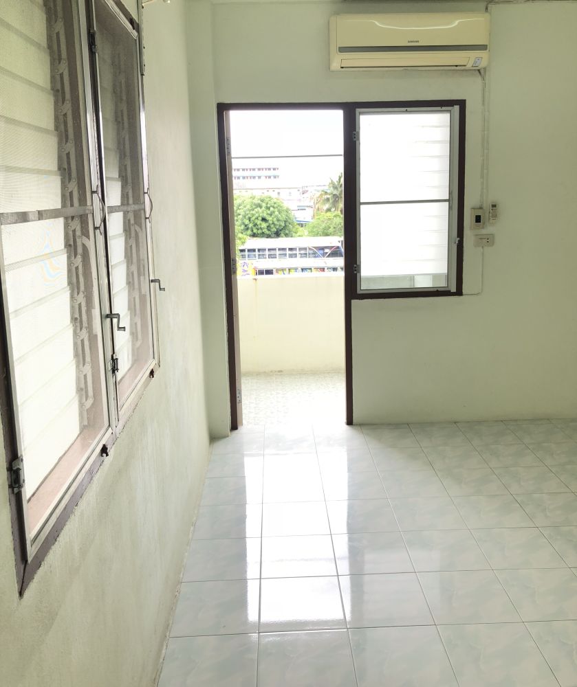 ห้องพักราคาถูก พี เค ที เฮาส์ (P.K.T.House) ห้องแอร์-พัดลม ซ.คลองหลวง5 (ซ.พัฒนาเจริญรุ่ง2)