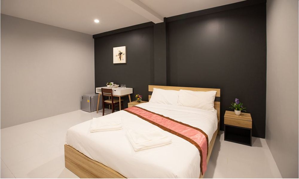 185surawonghotel