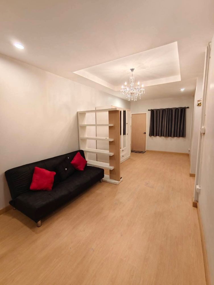Newly Renovated 2BR Townhouse for Rent in Hang Dong - Pet Friendly!”