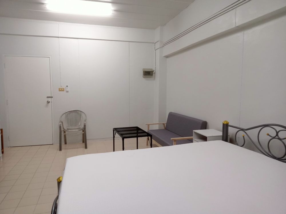 ห้องพักพร้อมอยู่ อาคารสินธานี นวมินทร์ 96 เดินทางสะดวก ใกล้รถไฟฟ้าสายสีชมพู