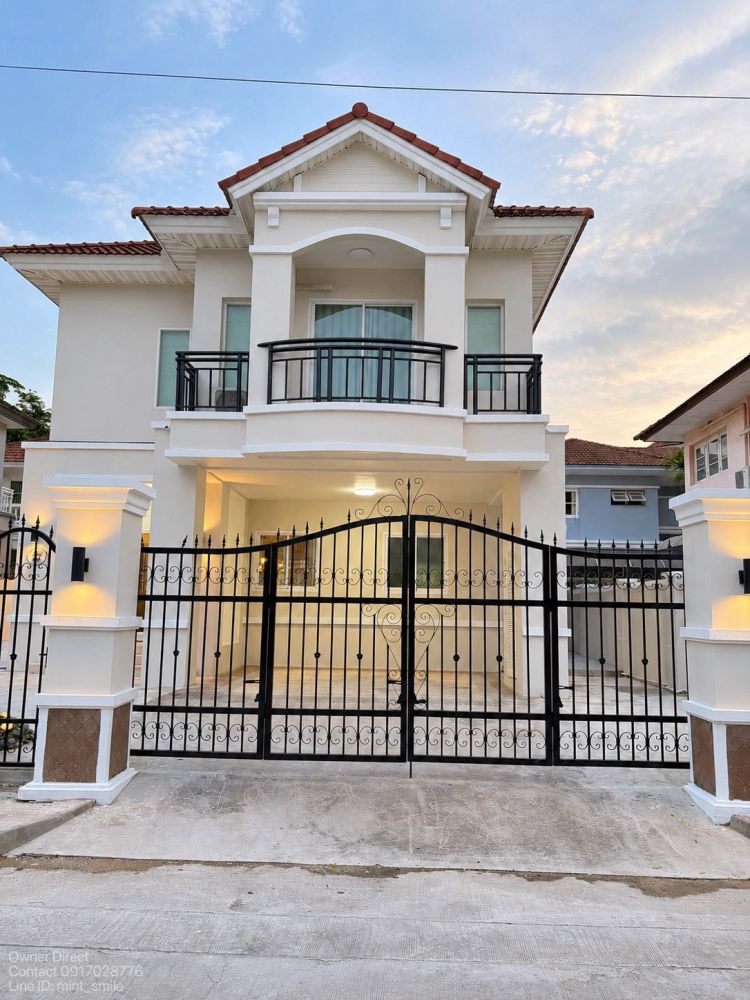 Newly Renovated House | 2 Bedrooms, 3 Bathrooms + Multipurpose Room |Pet Friendly