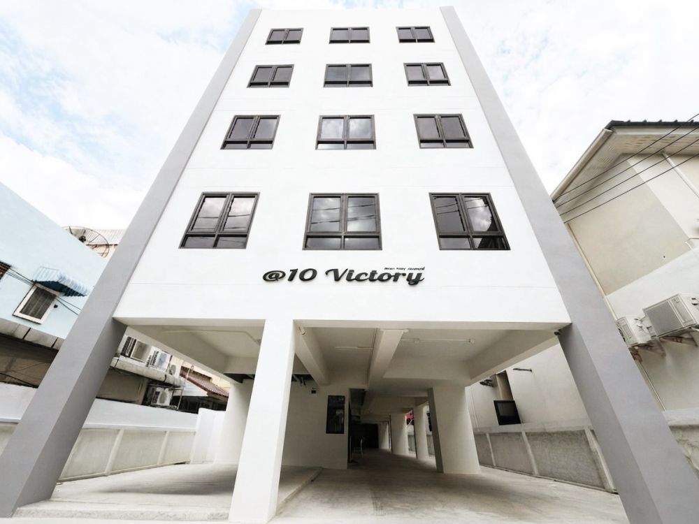At10 Victory Apartment