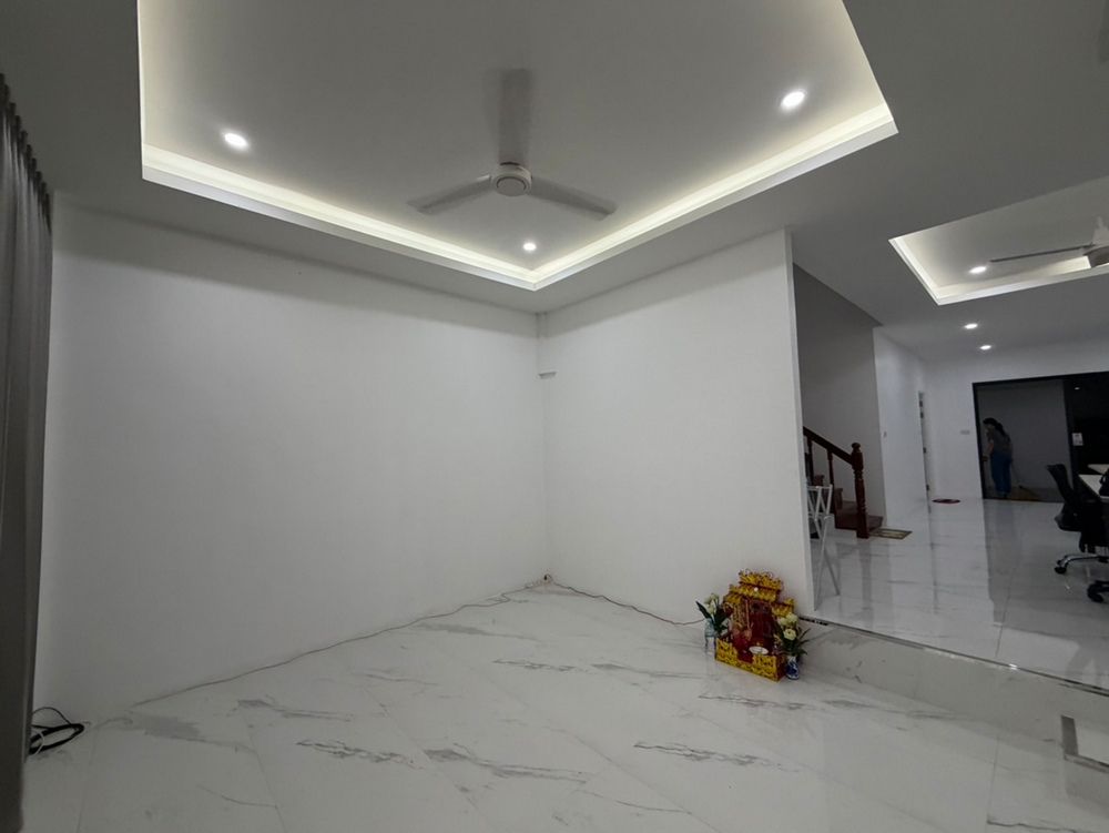 Sriwara Town in Town Village 3-story Townhouse 37.5 sq.wa 6 meters wide 4 Beds 5 Baths